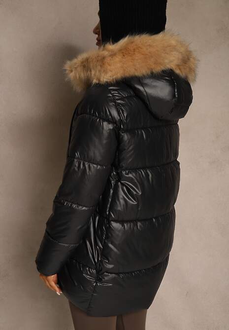 Czarna Trapezowa Kurtka z Pikowanymi Przeszyciami i Kapturem z Odpinanym Futrem Deoiala