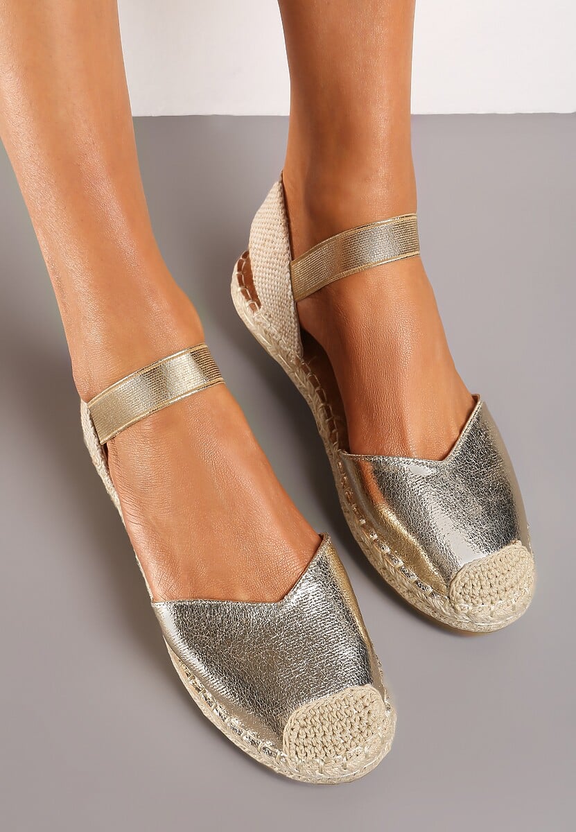 Złote Espadryle z Odkrytą Piętą Ozdobione Plecionką Nrtemisia