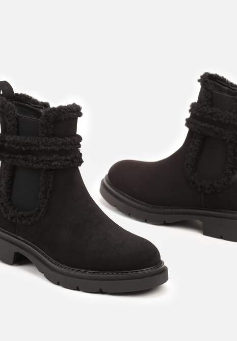 Czarne Ekozamszowe Botki Typu Sztyblety z Ozdobnymi Futrzanymi Wstawkami Inavelia