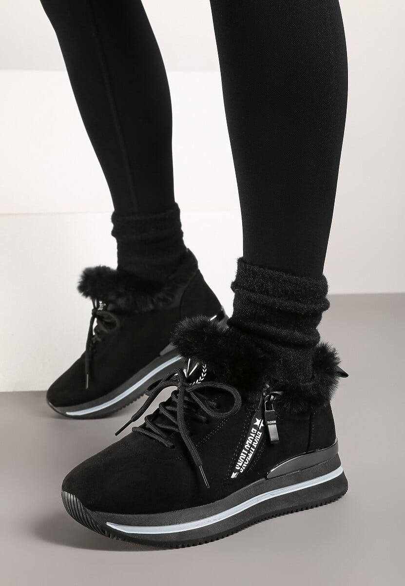 Czarne Sneakersy na Płaskiej Podeszwie z Napisem i Futerkiem Taricea
