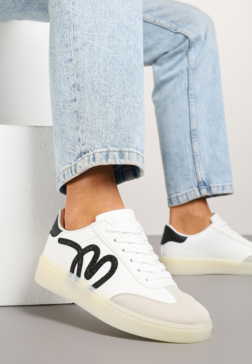 Białe Sneakersy Klasyczne Tenisówki z Abstrakcyjną Aplikacją Ailinne