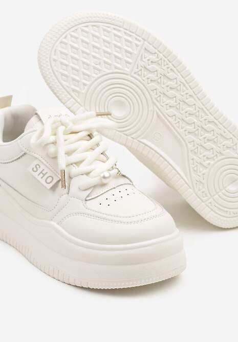 Beżowe Buty Sportowe z Perłami na Sznurówkach Perforacją i Platformą Karinella