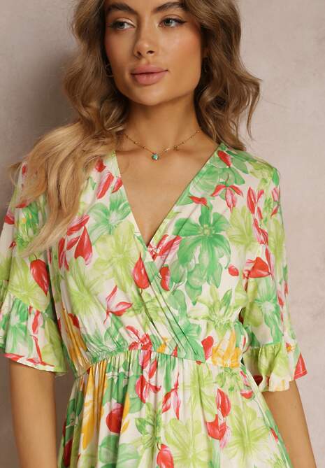 Jasnozielona Rozkloszowana Sukienka Mini z Kopertową Górą i Gumką w Talii z Wiskozy Elidi