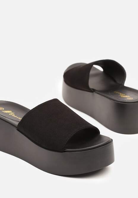 Czarne Basicowe Klapki na Koturnie i Platformie Astelli