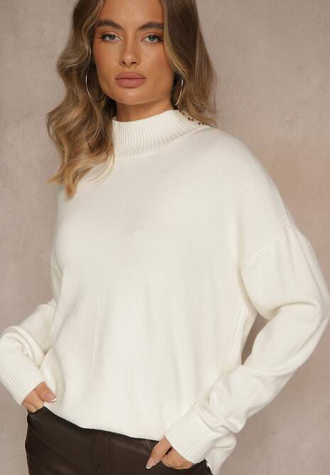 Biały Gładki Golf Zdobiony Guzikami przy Dekolcie Rallessa