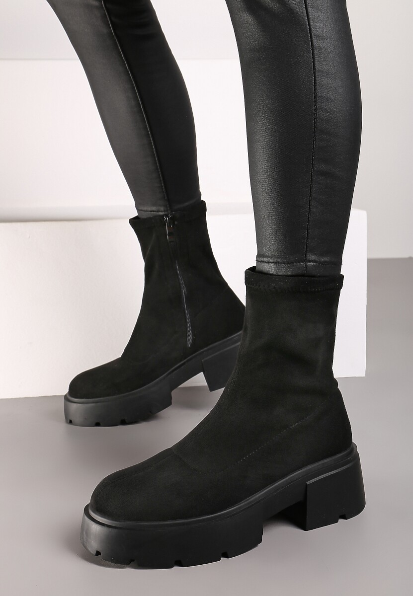 Czarne Botki na Platformie z Dopasowaną Cholewką Tinor