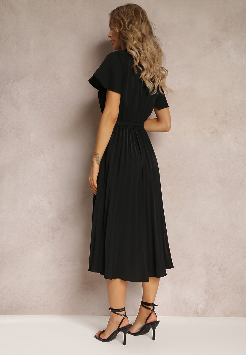 Czarna Retro Sukienka Midi z Plisowaniem i Paskiem na Klamrę Elinerise