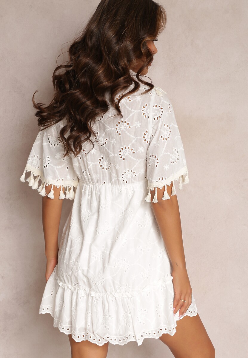 Biała Bawełniana Sukienka Boho z Haftem i Sznureczkami Ladora