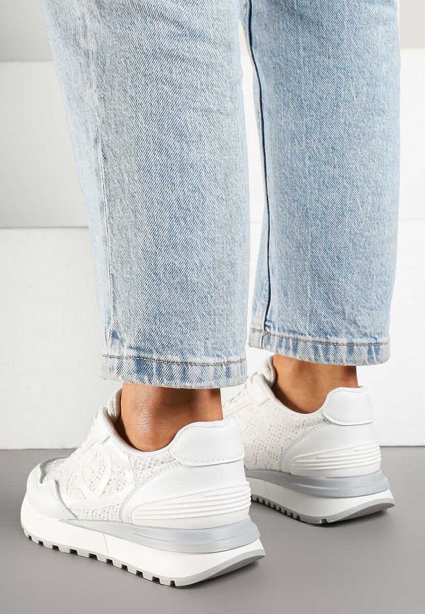 Białe Sneakersy z Koronkowymi Zdobieniami Dallriva