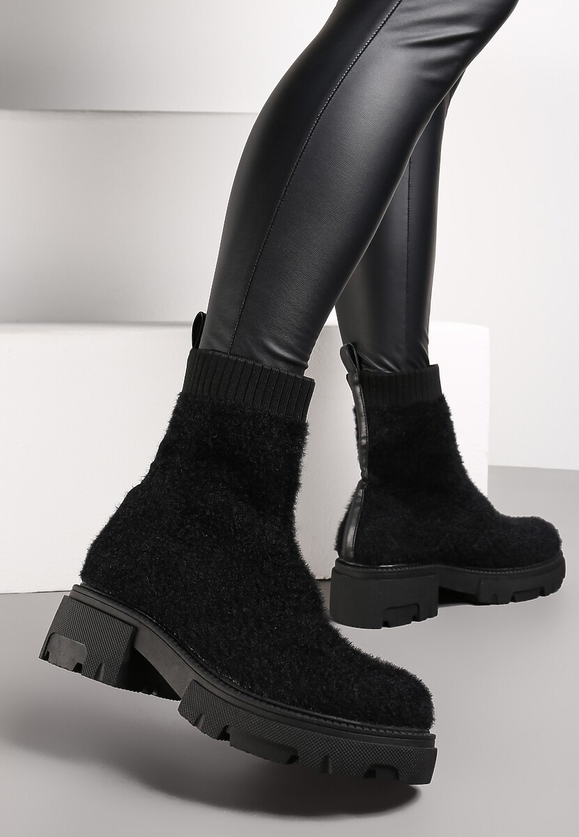 Czarne Botki na Grubej Podeszwie z Elastyczną Cholewką Kirel