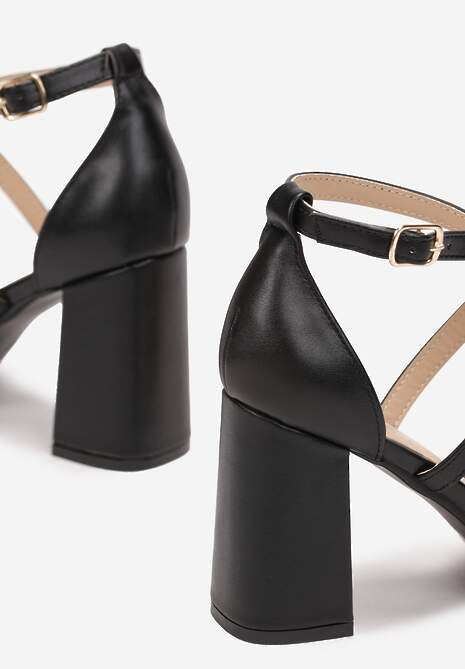 Czarne Czółenka na Słupku ze Sprzączką Layni