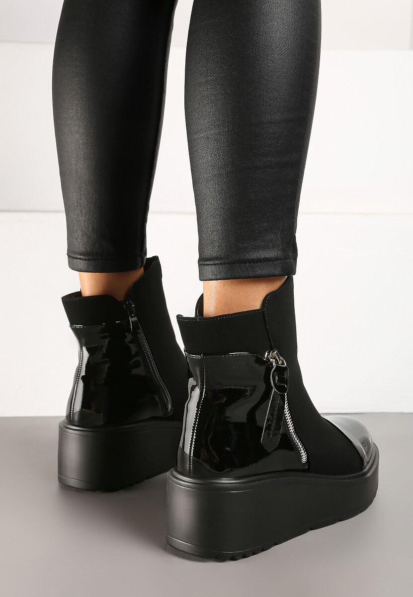 Czarne Botki na Koturnie z Lakierowanymi Wstawkami i Ozdobnym Suwakiem Lannovia