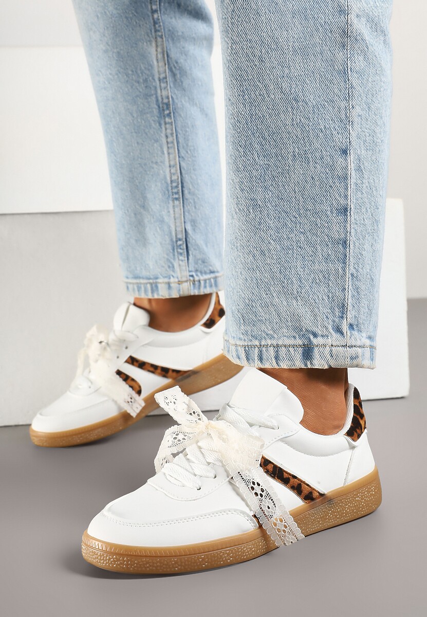 Białe Sneakersy Typu Kultowe Tenisówki z Ozdobną Odpinaną Kokardą Korilinda