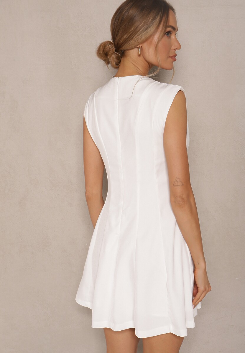 Biała Taliowana Sukienka z Rozkloszowanym Dołem Elliara