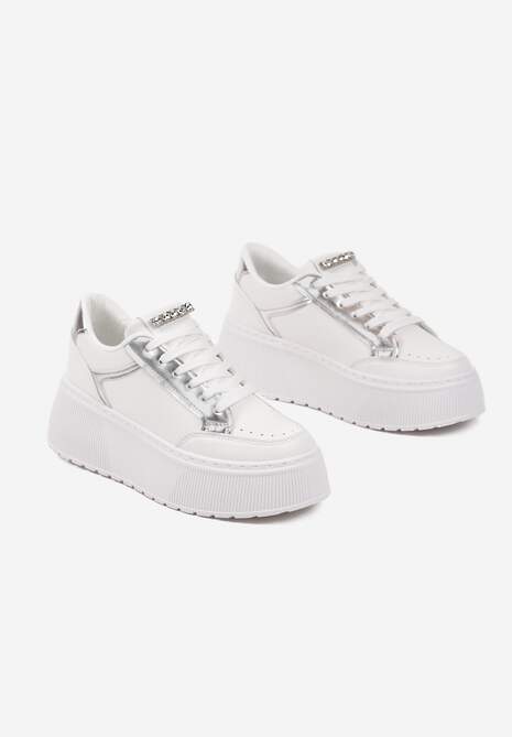 Białe Sneakersy na Platformie Ozdobione Przeszyciami Tatoretia