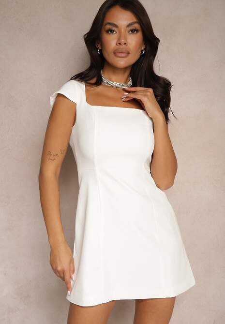 Biała Taliowana Sukienka z Kwadratowym Dekoltem Borreti