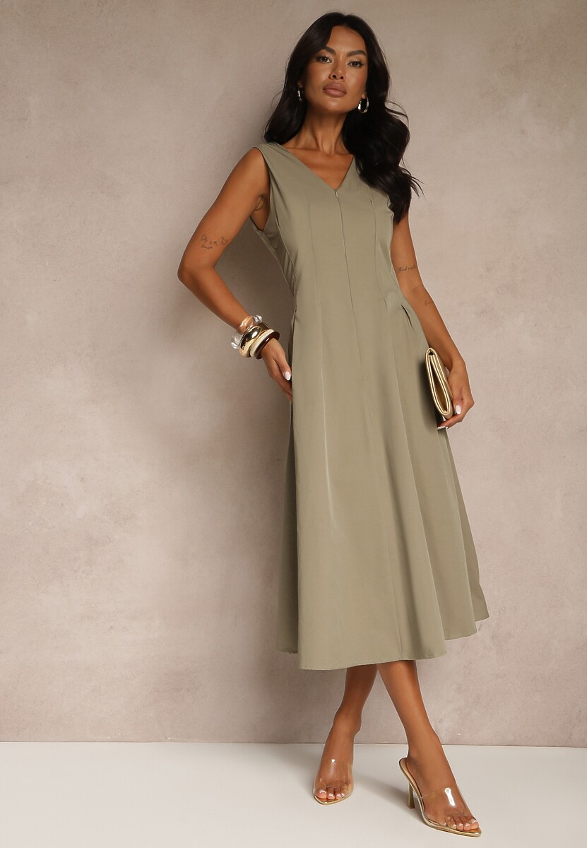 Jasnozielona Rozkloszowana Sukienka z Dekoltem w Kształcie Litery V Agilia