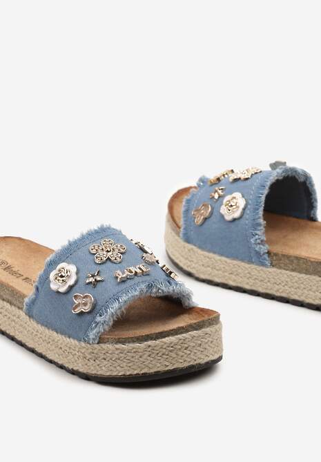Jasnoniebieskie Klapki z Wkładką z Imitacji Zamszu na Grubej Podeszwie z Cyrkoniami i Brokatem Timafera