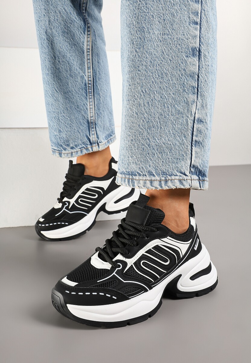 Czarne Sneakersy na Platformie Ozdobionej Tłoczeniem z Geometrycznym Motywem Arivira