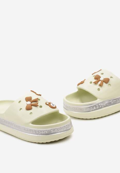 Zielone Piankowe Klapki z Uroczymi Aplikacjami na Szerokim Pasku z Platformą Soffia