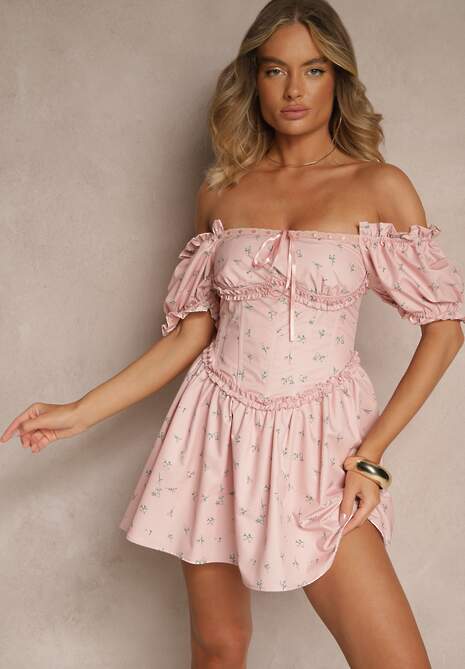 Różowa Sukienka Vices Ozdobiona Wiązaniem Falbankami i Bufkami z Kwiatami Tolilea