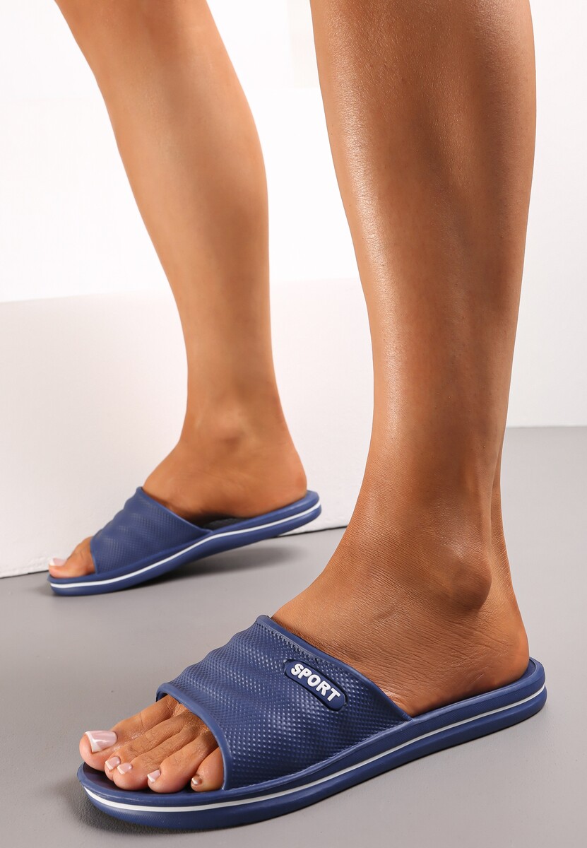 Granatowe Klapki Basenowe z Szerokim Paskiem Sayeh