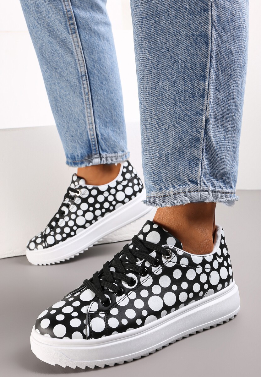 Czarno-Białe Sznurowane Sneakersy w Kropki na Grubej Podeszwie Abbesa