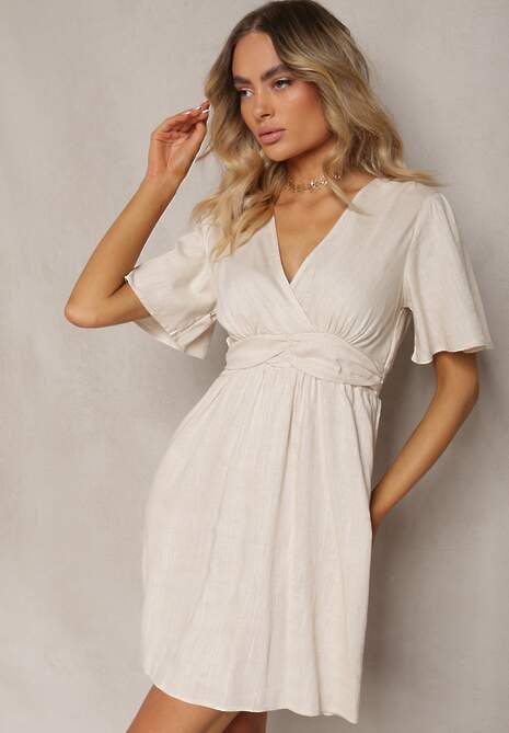 Jasnobeżowa Krótka Sukienka z Trójkątnym Dekoltem i Gumkami w Talii Mellvina