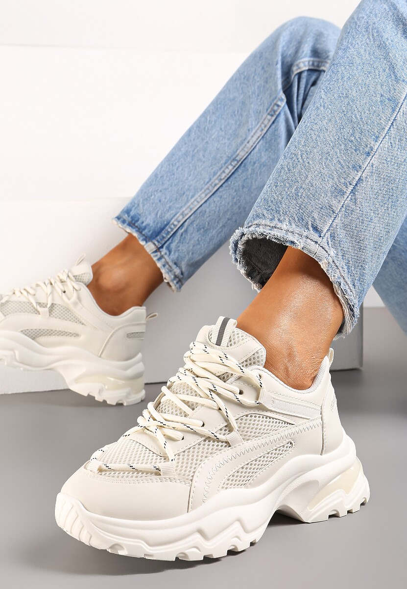 Czarne Sneakersy na Masywnej Podeszwie z Siateczkowym Wstawkami i Ozdobnymi Sznurówkami Ollavia