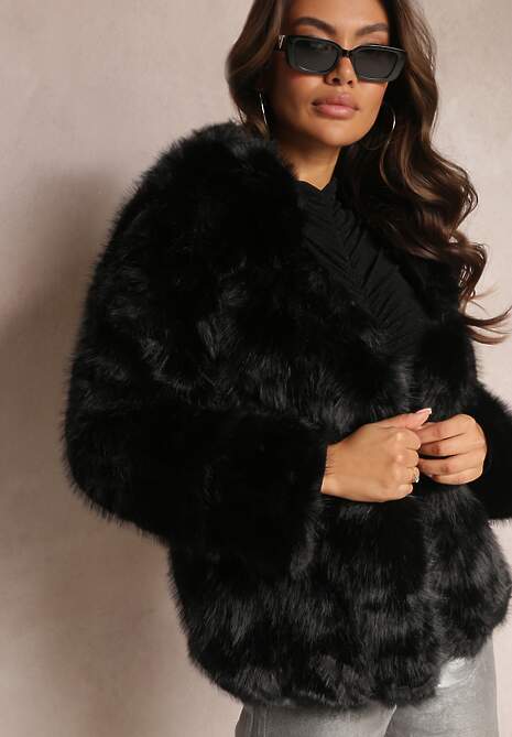 Czarna Kurtka z Futerkiem i Kapturem Haiattas