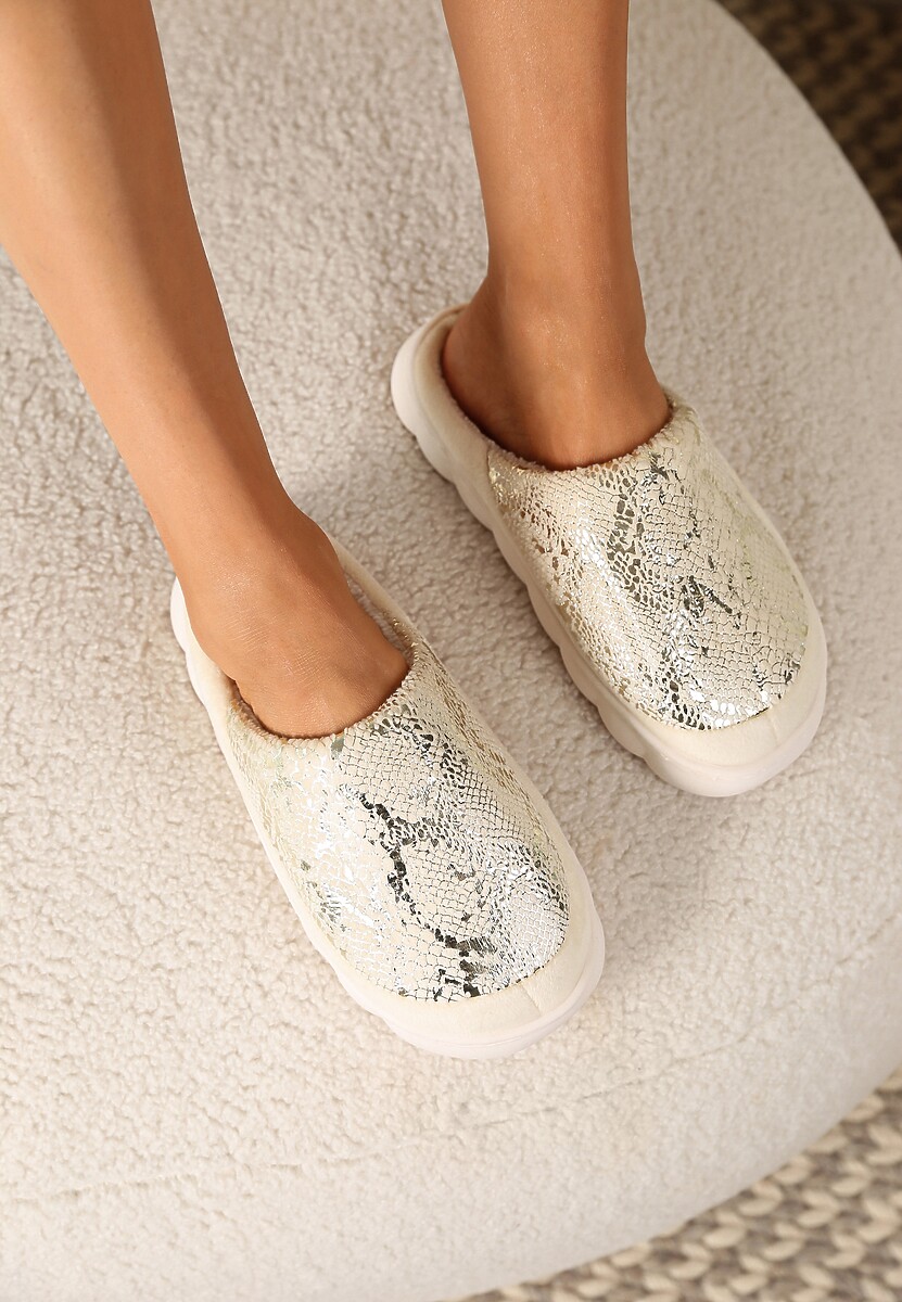 Beżowe Kapcie Vices na Platformie z Tłoczeniem Ozdobione Metalicznym Wzorem Zeanivra