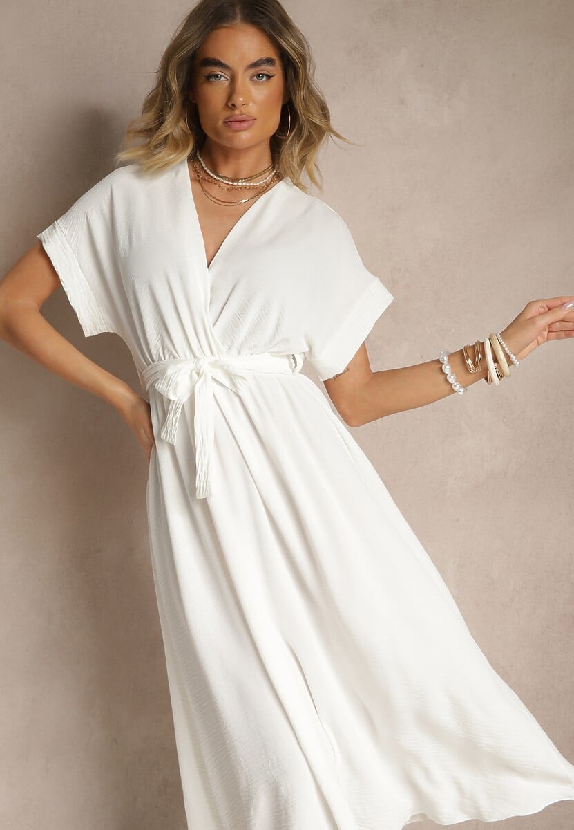 Biała Rozkloszowana Sukienka z Gumką w Talii i Wiązaniem Sepenira