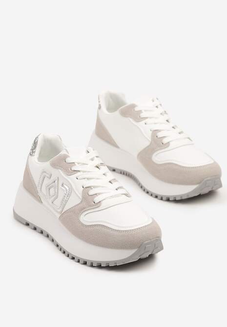 Białe Sneakersy na Niskiej Platformie Zdobione Aplikacją Alimrela