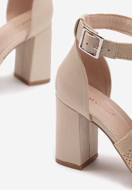 Beżowe Ażurowe Sandały na Słupkowym Obcasie z Paskiem ze Sprzączką Worritia