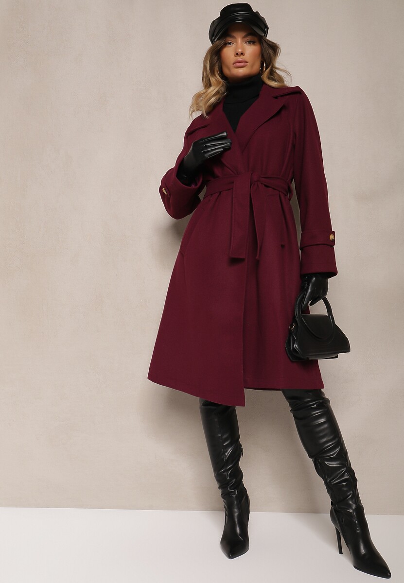 Ciemnobeżowy Długi Płaszcz Wiązany w Talii Materiałowym Paskiem z Ozodobnymi Guzikami na Rękawach Thakore