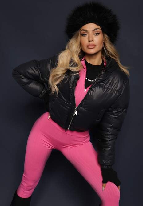 Czarna Pikowana Kurtka z Nieodpinanym Kapturem o Krótkim Kroju Tinneira