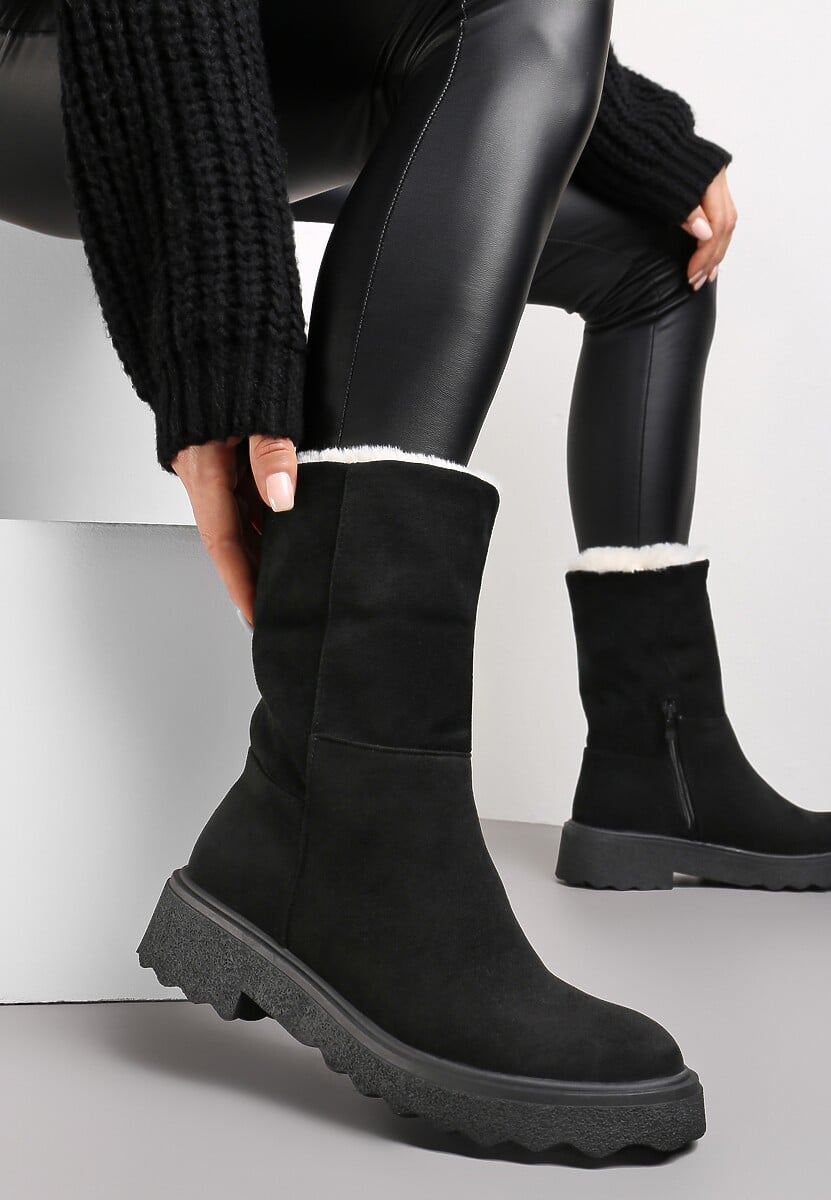 Czarne Botki z Imitacji Zamszu z Futerkiem i Płaską Podeszwą Cegia