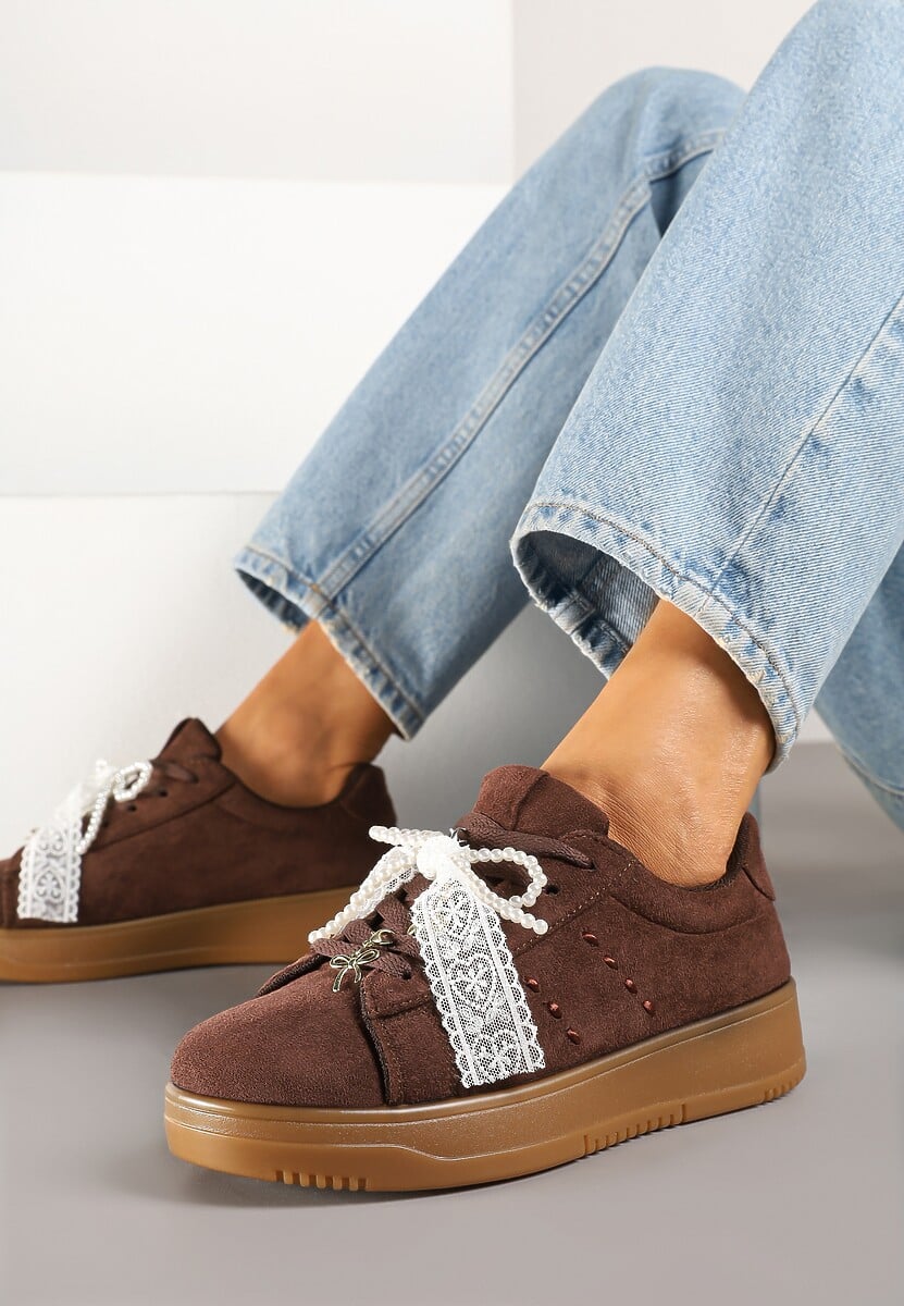 Brązowe Sneakersy na Niskiej Platformie z Aplikacjami i Kokardkami Divienne