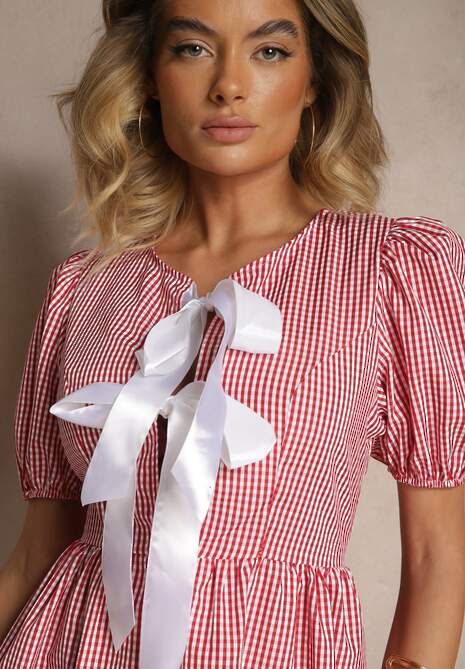 Czerwona Retro Sukienka w Kratkę Vichy o Rozkloszowanym Kroju z Wiązaniem Temarea