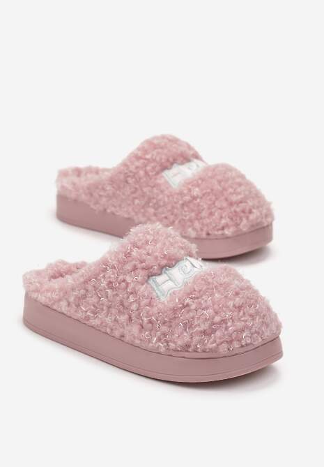 Różowe Futrzane Kapcie z Ozdobną Naszywką z Napisem Neussam
