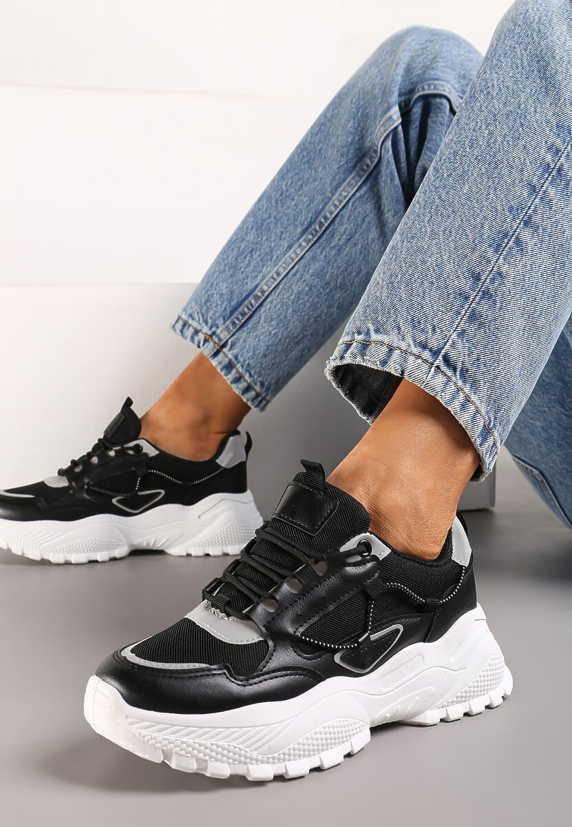 Czarno-Szare Sneakersy na Tłoczonej Podeszwie Zdobione Sznurkiem Wokół Pellesti