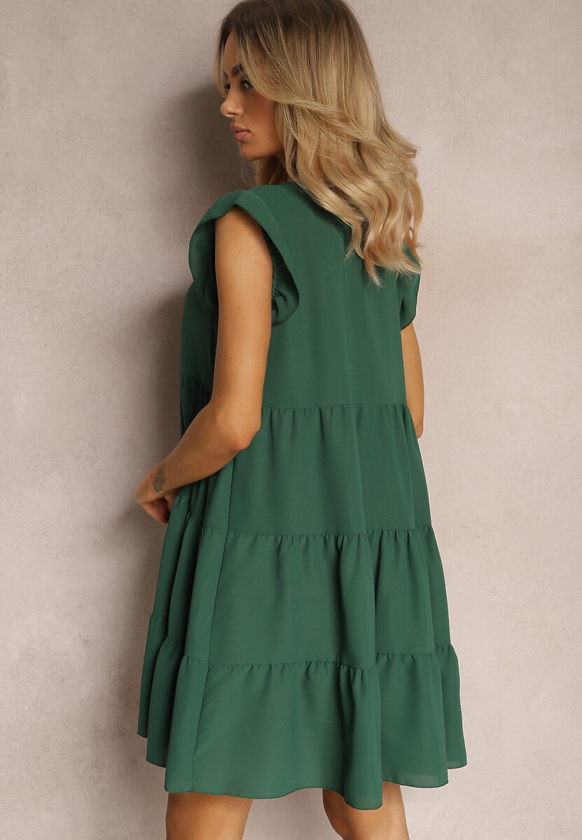 Ciemnozielona Sukienka z Krótkim Rękawem i Ozdobnymi Falbankami o Rozkloszowanym Kroju Vetesa