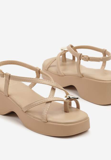 Ciemnobeżowe Sandały Japonki na Platformie z Metaliczną Wstawką Tirvanis