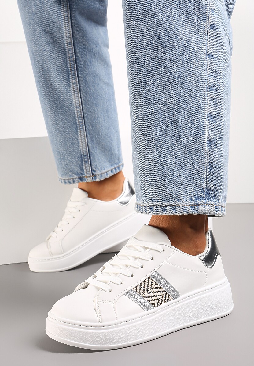 Biało-Srebrne Sneakersy z Metaliczną Wstawką na Grubej Podeszwie z Ozdobną Taśmą z Brokatem Qinessa