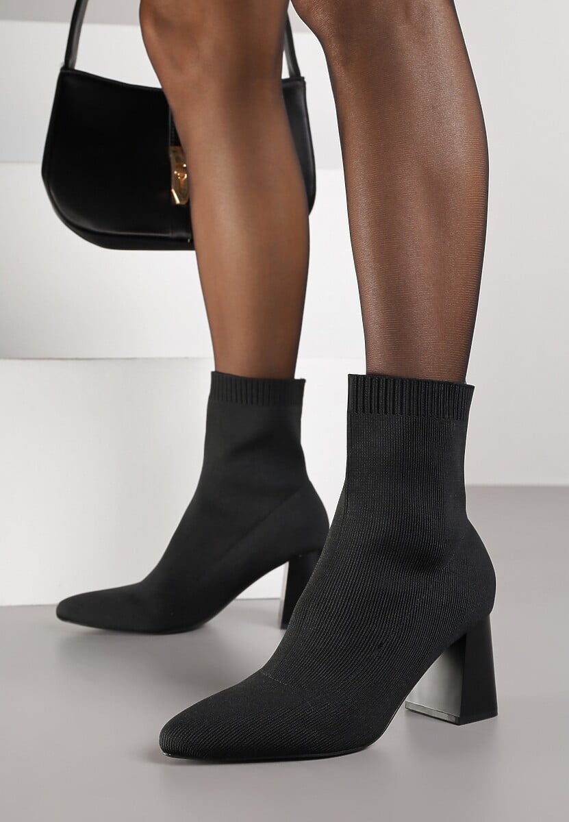Czarne Botki Vices na Słupku ze Skarpetową Cholewką Adanelle