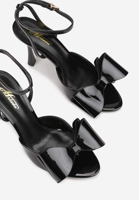 Czarne Lakierowane Sandały z Kokardkami Orimoni