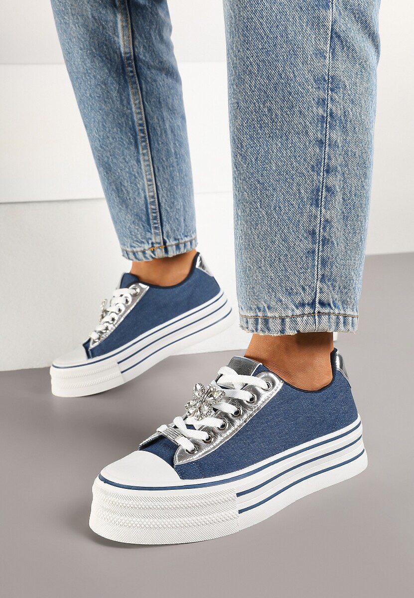 Biało-Złote Trampki na Platformie z Ozdobną Aplikacją w Kształcie Motyla Haniriel