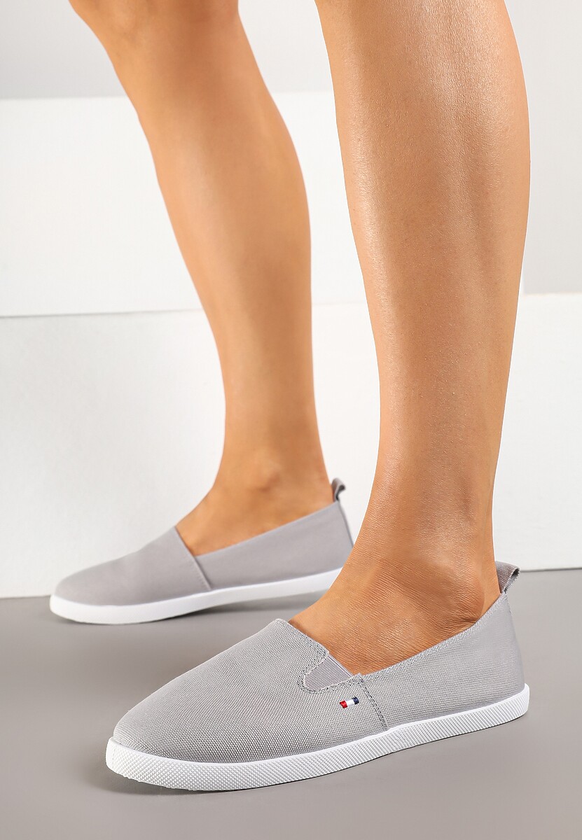 Czarno-Białe Tenisówki Vices o Klasycznym Wsuwanym Fasonie z Elastycznymi Wstawkami Telaviela