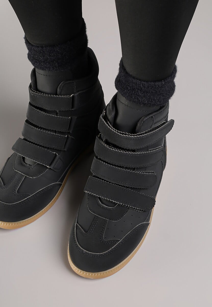 Czarne Sneakersy na Ukrytym Koturnie Ozdobione Przeszyciami Tlavie