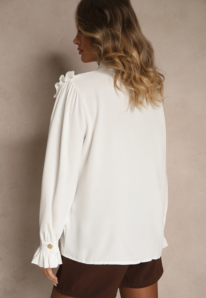 Biała Koszula z Ozdobną Falbanką i Żabotem Hansina